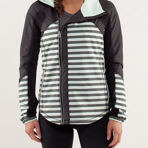 Lululemon Get Up and Glow running jacket 8